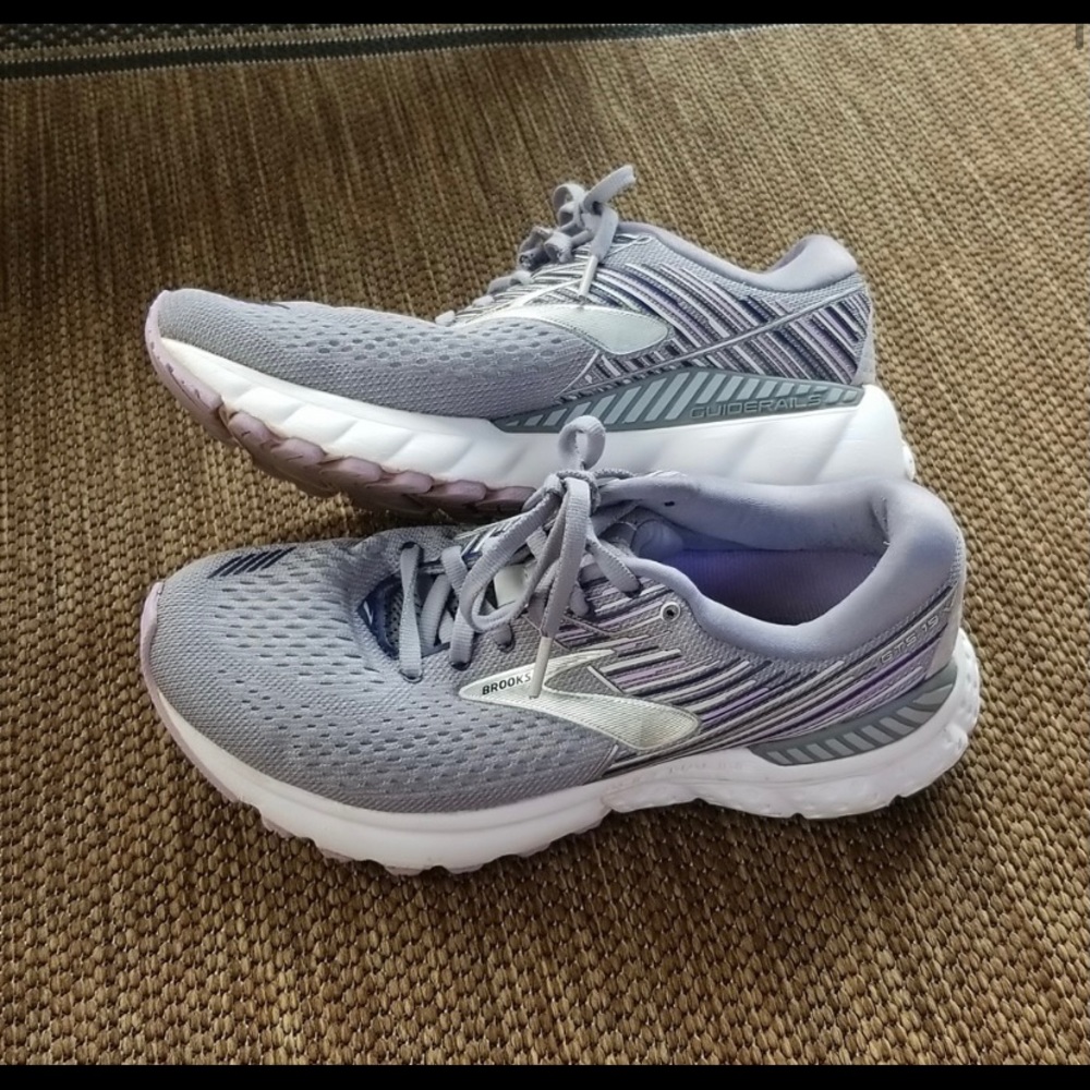 womens brooks adrenaline gts 19
